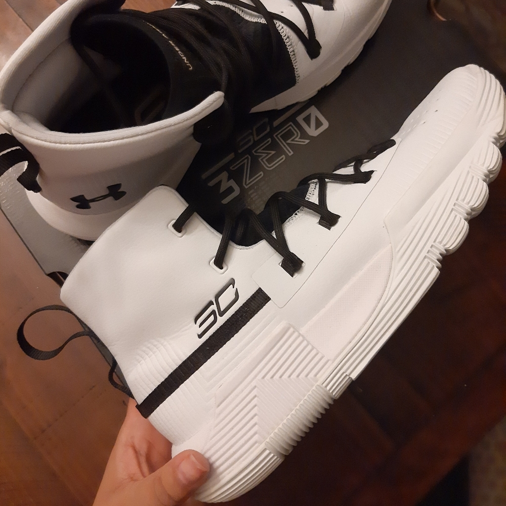 Under Armour Sneakers